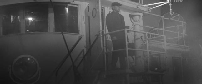 - Det er p� tide han legger de musikkgreiene p� hylla