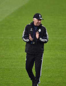 Ancelotti mener Ronaldo bør vinne gullballen - og utelukker Messi