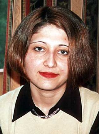 DREPT FOR �RENS SKYLD: Norsk-afghanske Anooshe Sediq Ghulam (22) ble henrettet av ektemannen p� trappa til politihuset i Kristiansund. Lagmannsretten slo fast at det dreide seg om et �resdrap, og d�mte mannen til 18 �rs fengsel.
Foto: PRIVAT