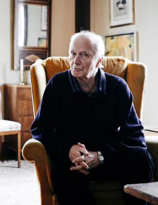 Thorvald Stoltenberg (83) er vill, gal og forelsket