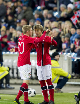 Den eneste gangen publikum jublet var da Ødegaard ble byttet inn