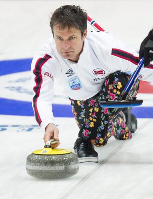 Curlinggutta startet med tap, men slo sterkt tilbake