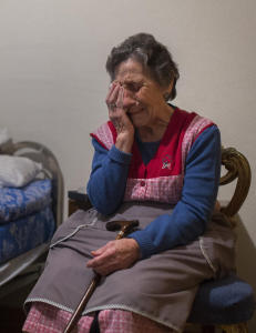 Carmen (85) ble kastet ut av leiligheten med tvang. Nå får hun nytt hjem av den lokale fotballklubben
