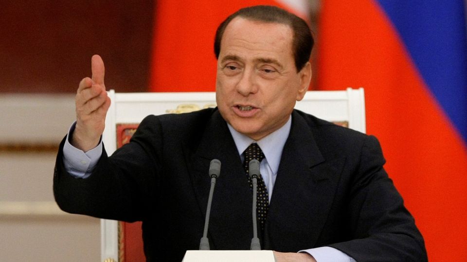 F�LER SEG SVERTET: Berlusconi sier at han aldri har betalt for sex og hevder at de mange skandalene rundt ham den siste tiden er en del av en svertekampanje. Foto: SCANPIX