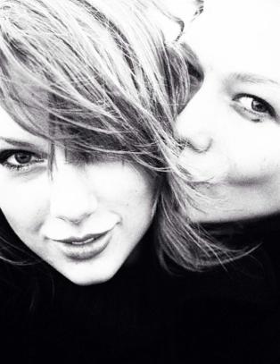 Taylor Swift om «kyssebildene»: - Slutt å tro at alle vennene mine dater meg
