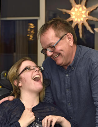 Pappaen til Annelin (27) er årsaken til at alle skadde nå vil få høyere erstatning