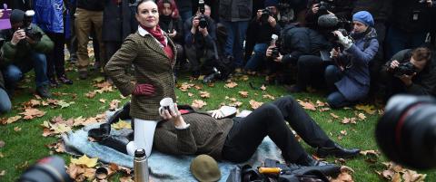 De protesterer for retten til å gjøre akkurat det det ser ut som