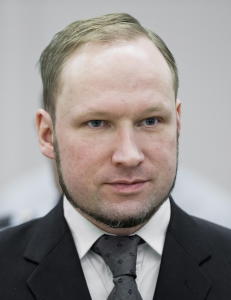 Fengselet nekter Breivik å sende brev, mener han prøver å etablere terrornettverk