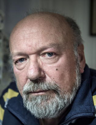 - Må skrive om historien etter sex-avsløringene
