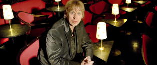 - Dr�mmen er ti norske hjelpepleiere