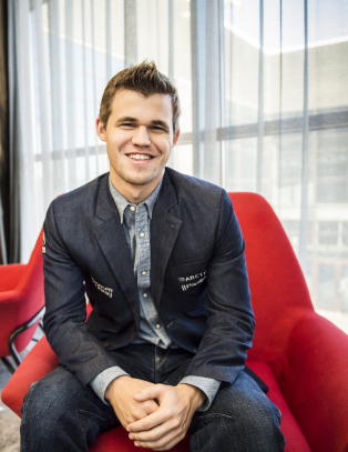 Mente andre fortjente prisen mer, men Carlsen er igjen folkets favoritt