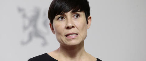 Forsvaret solgte marinefartøy til privat våpenhandler - forsvarsministeren får ikke vite salgssummen