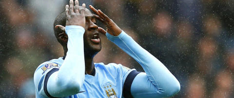 Sjokkert Yaya Touré må gjemme seg for innpåslitne damer