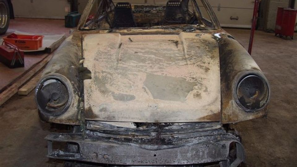 BESKYLDT FOR SVINDEL: If Skadeforsikring mener eieren av denne Porschen fingerte tyveriet selv. Alle foto: If