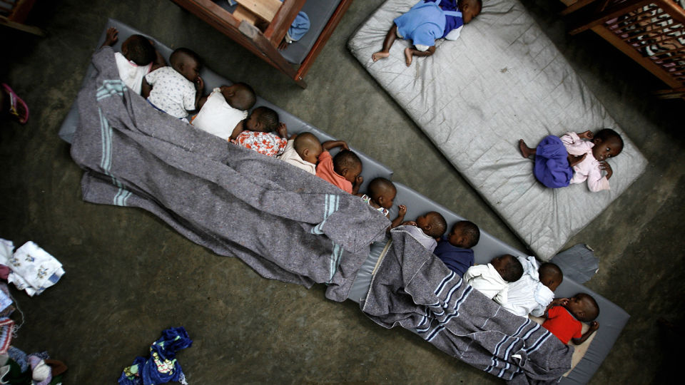 USKYLDIGE OFRE: De er blant krigens minste ofre, barna som n� f�r bo p� Don Bosco Ngangi-senteret i provinshovedstaden Goma. FOTO: AP Photo/Jerome Delay/SCANPIX