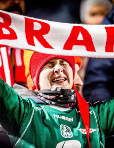 Tennfjord prøvde å være litt gravid. Selv i galskapens Brann er ikke det mulig