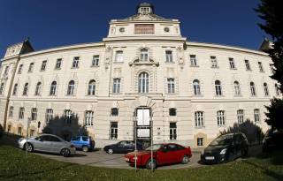 TINGHUS: I dette bygget vil rettsaken mot Josef Fritzl foreg�. Foto: Heinz-Peter Bader/SCANPIX