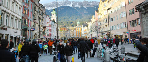 For mange er «Alpenes hovedstad» en stopp på veien, men Innsbruck er en attraksjon i seg selv