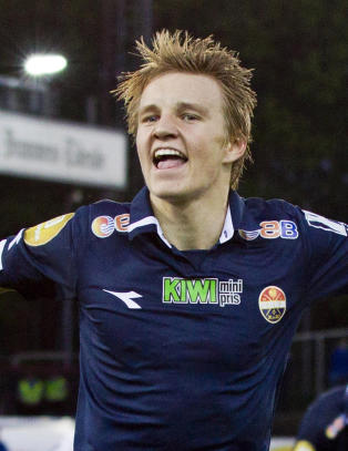 Real Madrid-spillerne ba klubben kjøpe Ødegaard: - 16-åringen overrasket Ronaldo