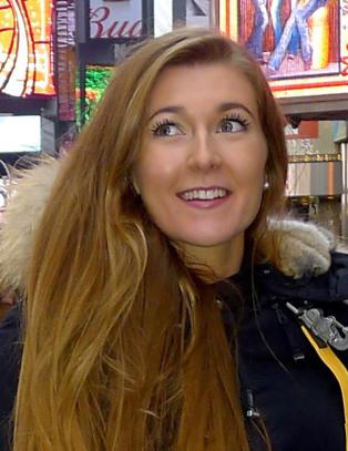 Charlot (22) til Dagbladet: - Vi har fått streng beskjed om å være inne