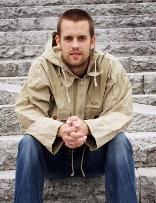 Daniel (27) tok sitt eget liv mens han var innlagt på åpen avdeling. Det må foreldrene leve videre med