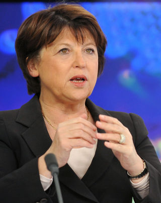 SJOKKERT: Borgermesteren i Lille, Martine Aubry, sier at �selv om kampen for kvinners rettigheter ikke er vunnet, hadde vi ikke trodd at vi skulle oppn� et slik tilbakeskritt i landet v�rt� om annuleringen av ekteskapet.Foto: AFP/Scanpix