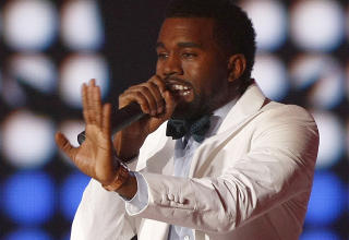 STORFORBRUKER: Hele det nye albumet til Kanye West er laget med auto-tune. Foto: SCANPIX/AP