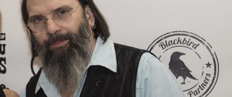 Nå har også Steve Earle møtt djevelen i veikrysset