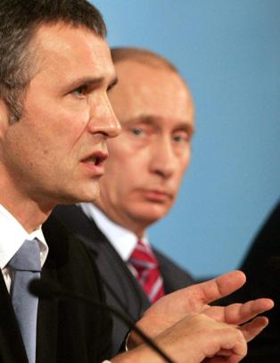 Britenes forsvarsminister advarer NATO-Jens mot Putin