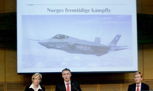 HAR GJORT SITT VALG: Regjeringen har valgt amerikansk. Foto: Stian Lysberg Solum/Scanpix