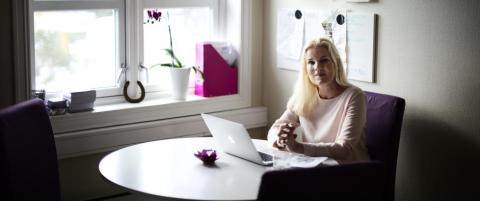 Hun finner den perfekte livsledsageren for velstående kunder, for 30 000 kroner