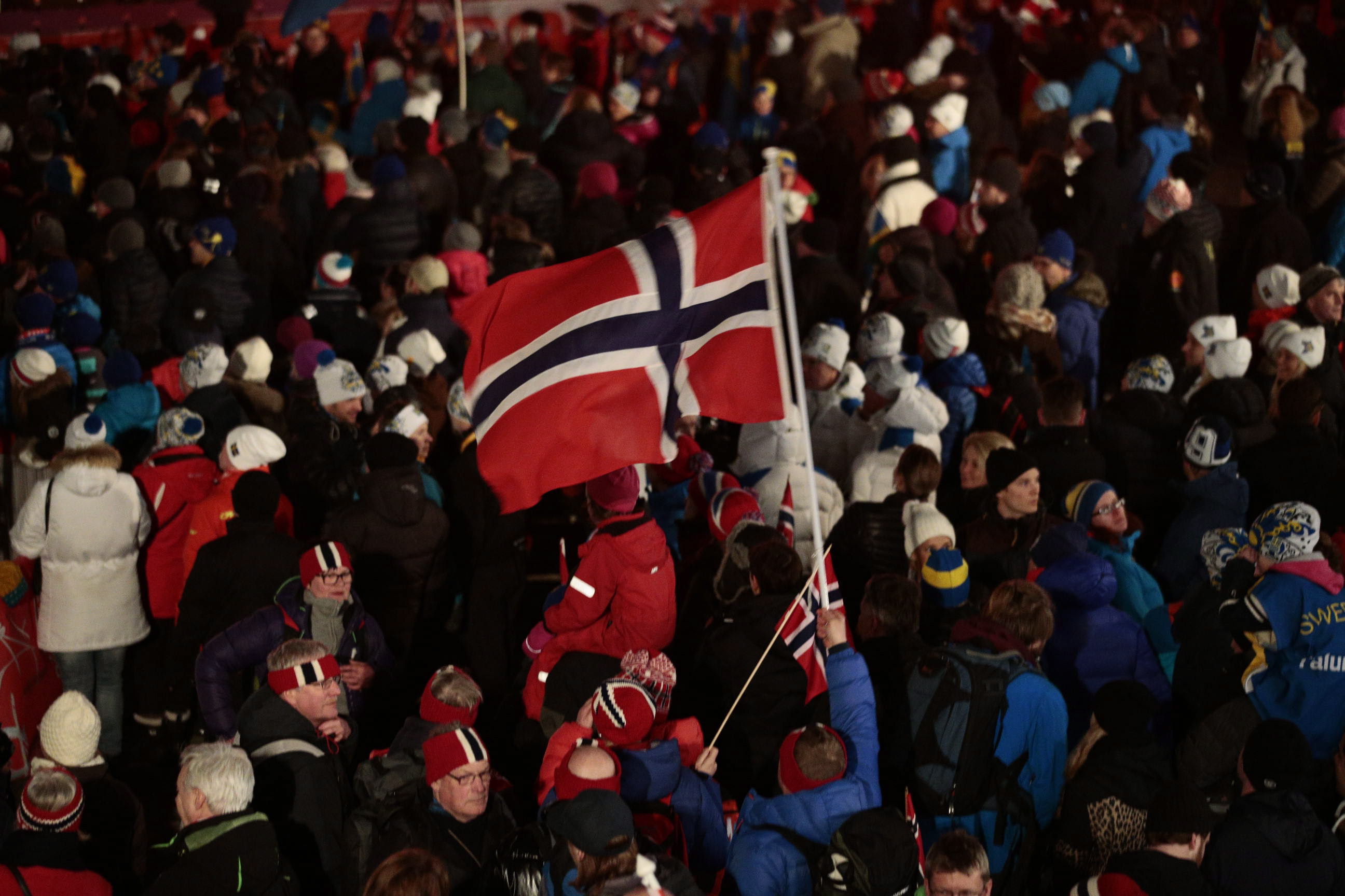 <b>FOLKEFEST:</b> De norske supporterne har selvsagt tatt turen for å hylle landsmennene som har sikret medaljer i Falun i dag!