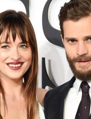 Gjør slutt på rykteflommen. Hevder han ikke forlater «Fifty Shades of Grey» likevel.