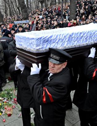Moskva er en by der det er lett å bli drept men nesten umulig å få en anstendig begravelse!