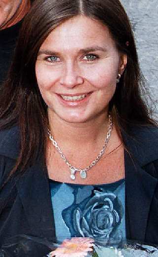 P� BOMBERAMMET FESTIVAL: Musiker og komponist Ingrid Kindem m�tte, sammen med resten av den norsk-pakistanske delegasjonen p� World Performing Arts Festival, flykte i sikkerhet da bombene smalt under en konsert. Foto: DAGBLADET