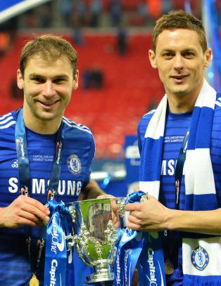 Matic var suspendert. Da Chelsea vant ligacupen tok han del i feiringen - og skadet seg