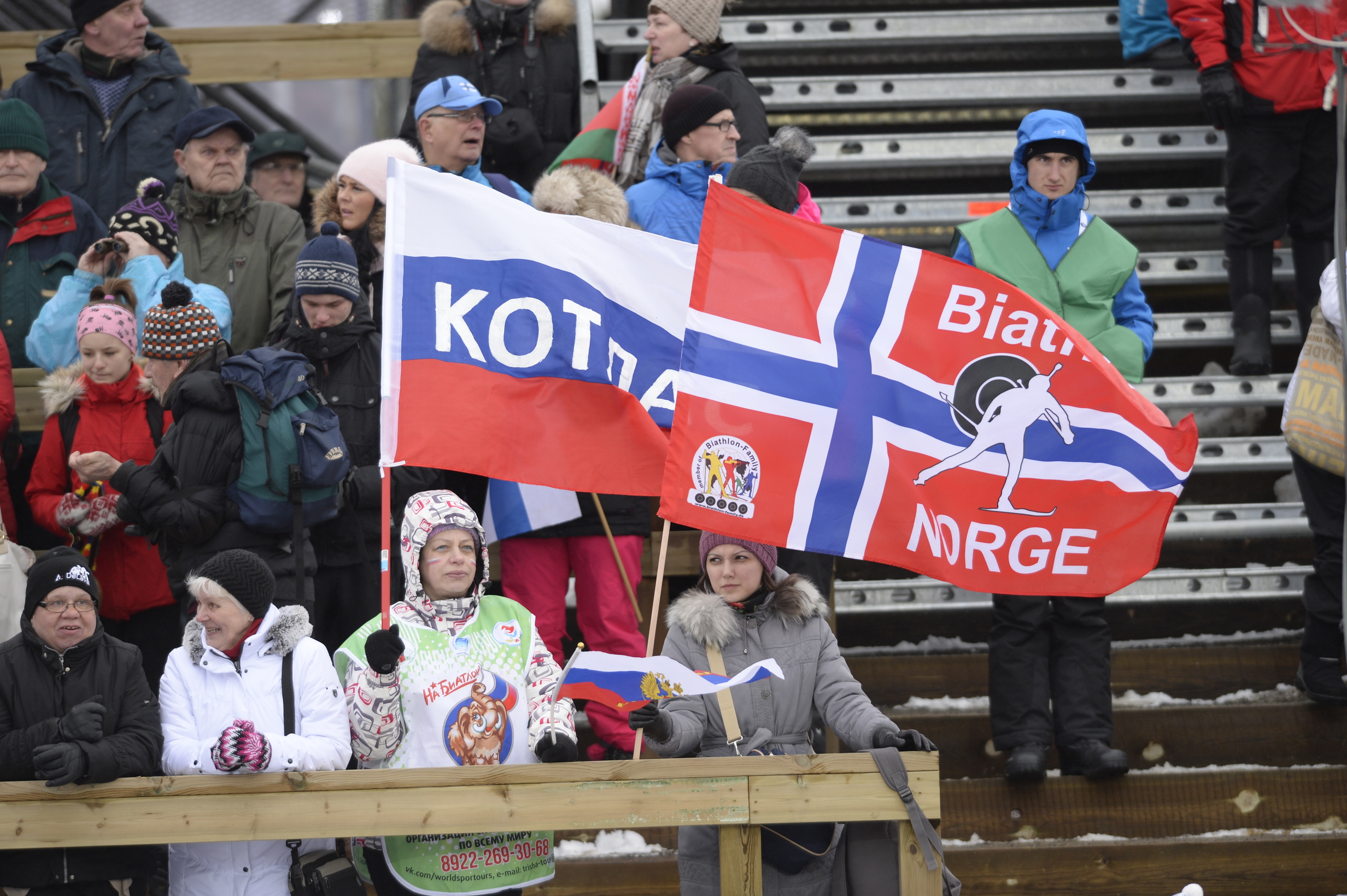 <B>SPRINT:</b> Publikum i Kontiolahti begynner å bli klare for renn. 