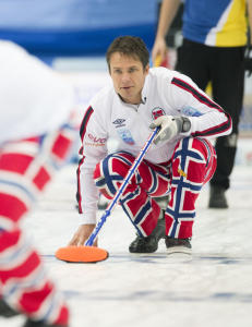 Norge tok knepen seier over Sverige i curling-VM