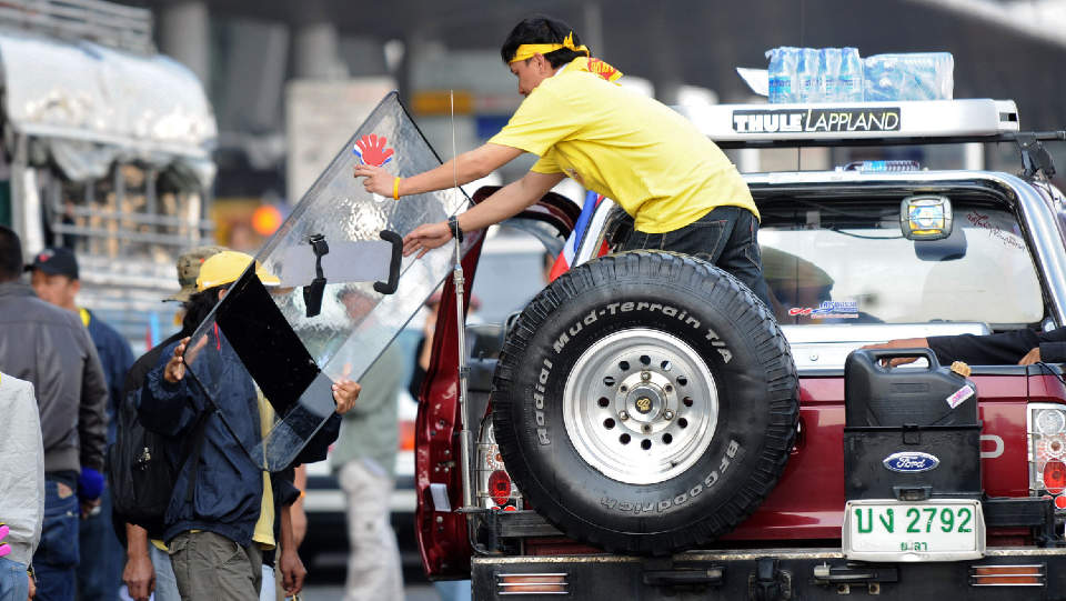 ORGANISERER SEG: Demonstrantene mobiliserer i Thailand. Foto: Hoang Dinh Nam/AFP/Scanpix