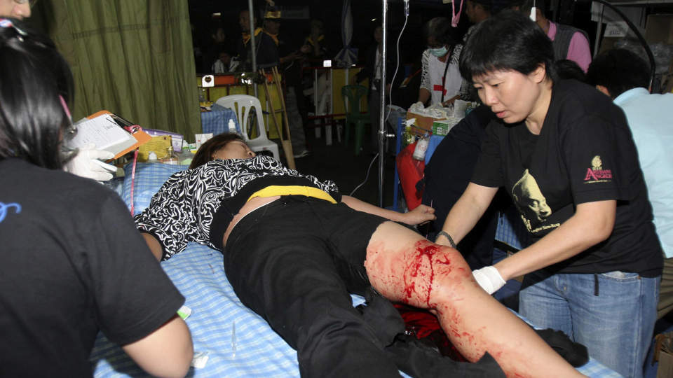 FLERE SKADET: Minst elleve opposisjonelle demonstranter er s�ret i et granatangrep i Bangkok, opplyser thailandsk politi. Foto: REUTERS/Stringer/SCANPIX
