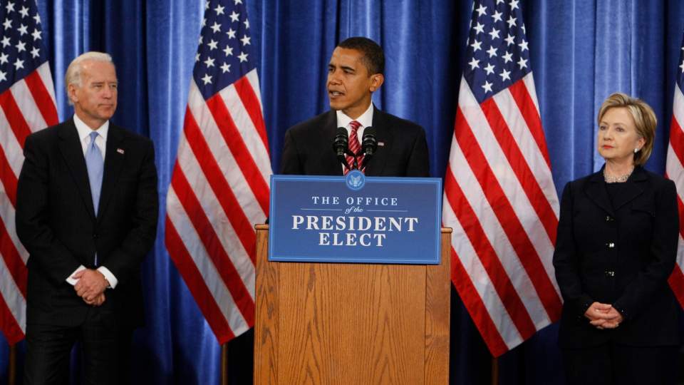 PRESENTERT I DAG: Joe Biden og Barack Obama presenterte i dag Hillary Clinton som utenriksminister. Foto: Charles Dharapak/AP/Scanpix