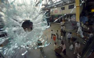KULEHULL: Re-Fresh Food Plaza er et av mange ber�rte spisesteder i Mumbai. Foto: EPA/Scanpix