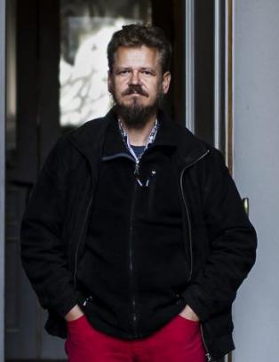 Anmeldelse: Kim Leine skildrer tunge temaer med en stilistisk letthet anmelderen ikke trodde var mulig