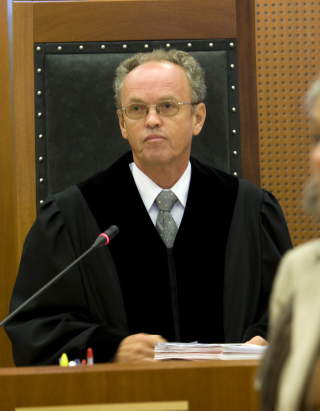 OSLO 20080827:
Dommer Finn Haugen er rettens administrator i  Oslo Tingrett i rettssaken mot den krigsforbrytertiltalte 42 �r gamle bosniske muslimen Mirsad Repak som begynte i Oslo tingrett onsdag morgen. 
Foto: Terje Bendiksby / SCANPIX