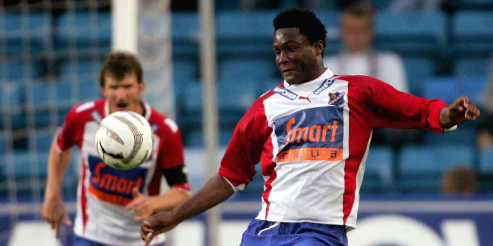 EN STUND SIDEN DU S� HAM I DENNE DRAKTA: Og n� kan John Obi Mikel v�re p� vei til Inter, skriver The Sun.
Foto: �rn E. Borgen / SCANPIX