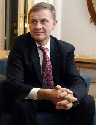 FORN�YD: Milj�- og utviklingsminister Erik Solheim er glad for ny enighet om krav til salg av biodrivstoff. Foto: Lise �serud/Scanpix