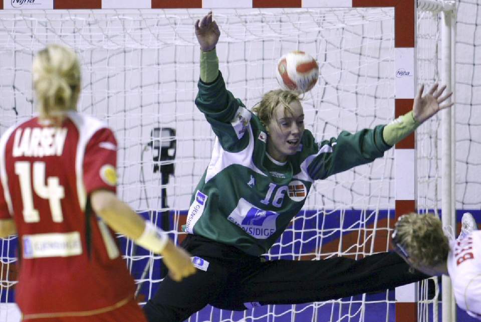 NEDTUR: Katrine Lunde hadde ikke mye til overs for det serbiske dommerparet etter uavgjort mot Spania i g�r.
Foto:  Gorm Kallestad  / SCANPIX .