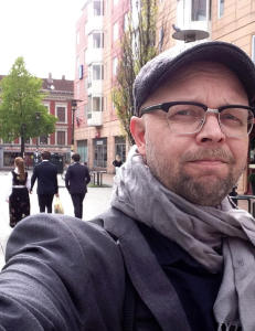 - Har jeg noen gang likt 17. mai?
- Nei, svarte pappa.