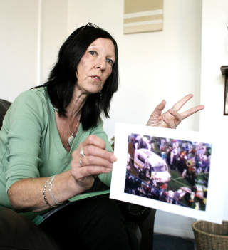 DYKKET NED I D�DEN: I snart 20 �r har Anne Williams jobbet for � belyse omstendighetene rundt s�nnen Kevins d�d. Hun har samlet en rekke nye beviser, som hun n� har lagt fram for den europeiske menneskerettighetsdomstolen.