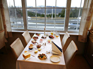 FROKOST: God mat med utsikt.